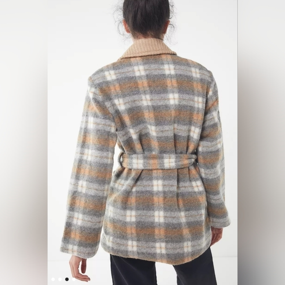 Urban Outfitters Checkered Teddy Jacket in Cream and Brown-Size M - Picture 2 of 11